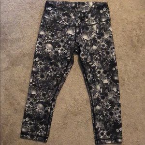 Lululemon Wunder Under Crops